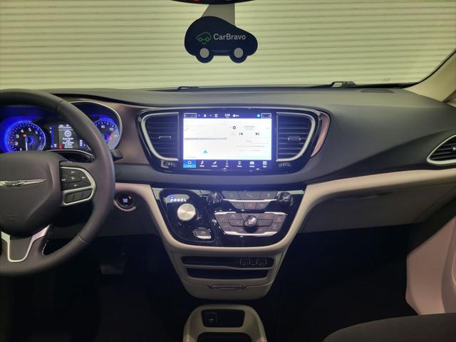 2024 Chrysler Voyager LX