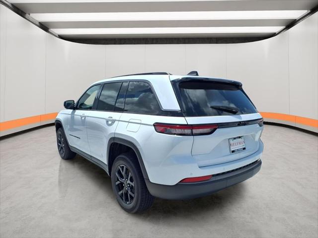 2026 Jeep Grand Cherokee GRAND CHEROKEE LAREDO ALTITUDE 4X2