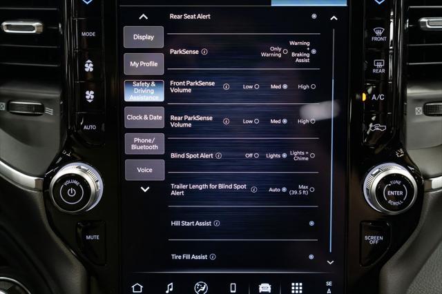 2026 Ram 1500 Big Horn Crew Cab 4x4 5'7" Box