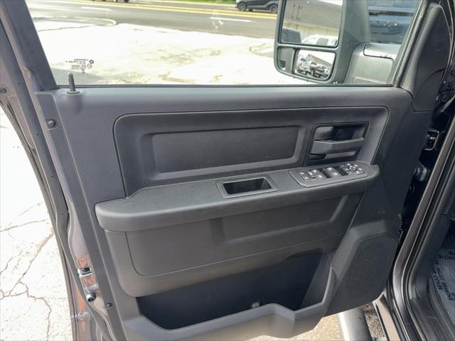 2026 Ram 2500 Black Express Crew Cab 4x4 64 Box