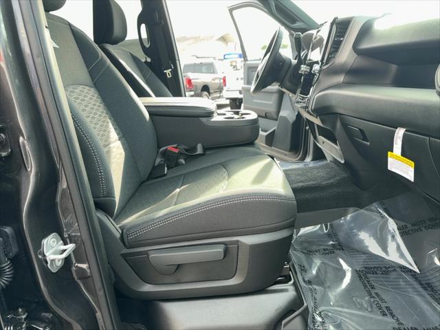 2026 Ram 2500 Black Express Crew Cab 4x4 64 Box