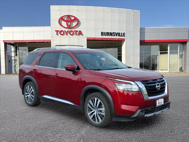 2022 Nissan Pathfinder Platinum 4WD's photo