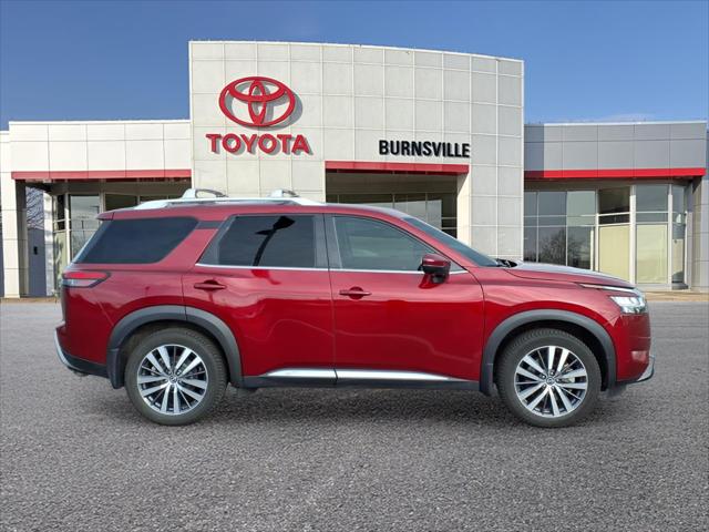 Used 2022 Nissan Pathfinder Platinum with VIN 5N1DR3DJXNC235714 for sale in Burnsville, Minnesota