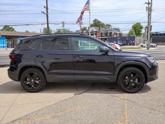 2026 Volkswagen Taos SE Black
