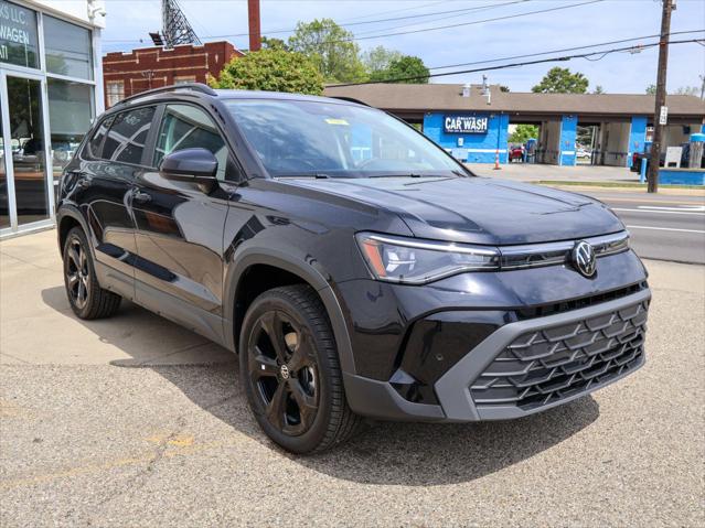 2026 Volkswagen Taos SE Black