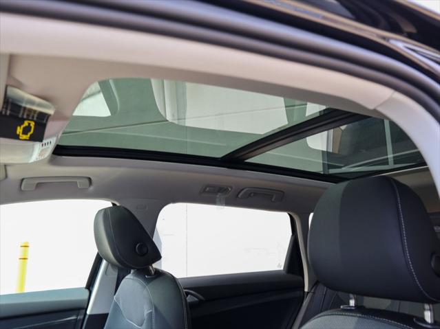 2026 Volkswagen Taos SE Black