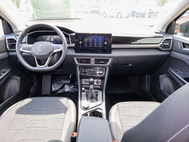 2026 Volkswagen Taos SE Black