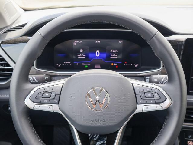 2026 Volkswagen Taos SE Black