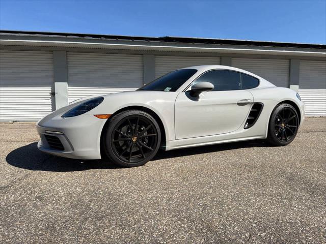 2022 Porsche 718 Cayman T