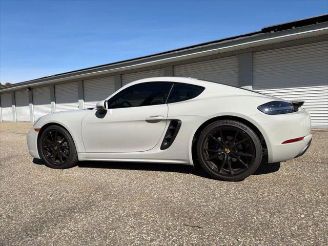 2022 Porsche 718 Cayman T