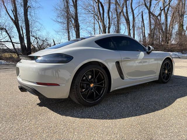 2022 Porsche 718 Cayman T