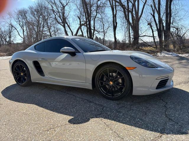 2022 Porsche 718 Cayman T