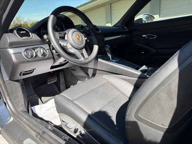 2022 Porsche 718 Cayman T