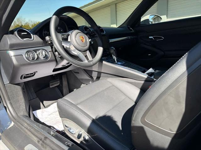 2022 Porsche 718 Cayman T
