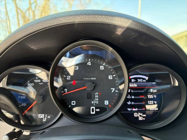 2022 Porsche 718 Cayman T