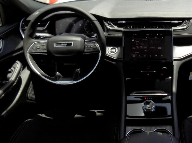2026 Jeep Grand Cherokee Altitude 4x2