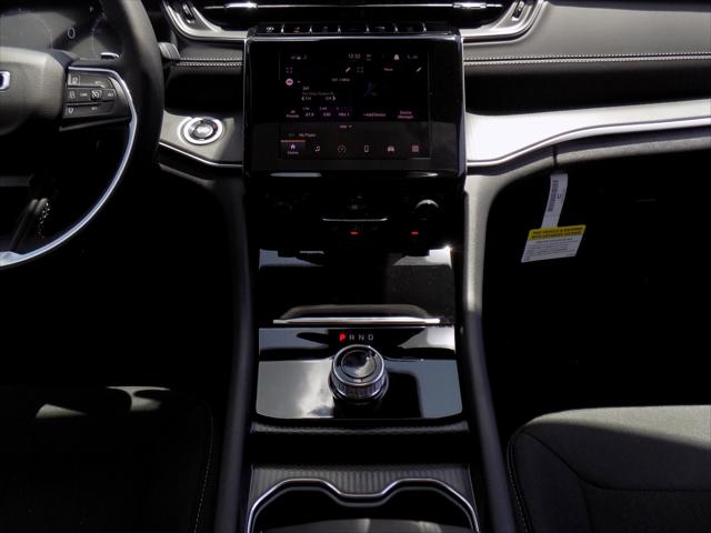 2026 Jeep Grand Cherokee Altitude 4x2