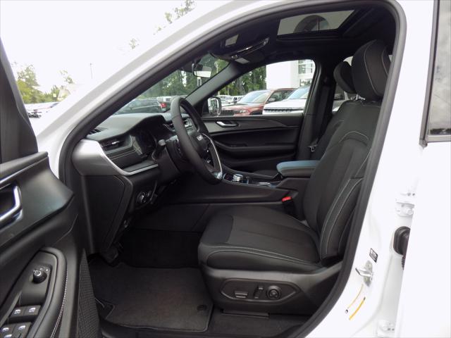 2026 Jeep Grand Cherokee Altitude 4x2