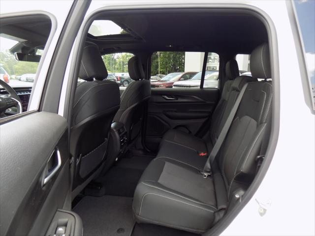 2026 Jeep Grand Cherokee Altitude 4x2