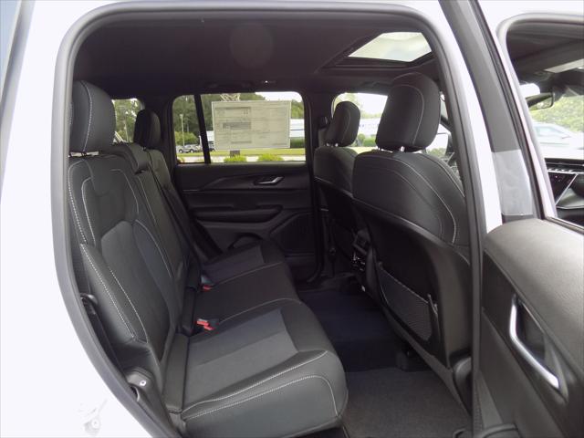 2026 Jeep Grand Cherokee Altitude 4x2