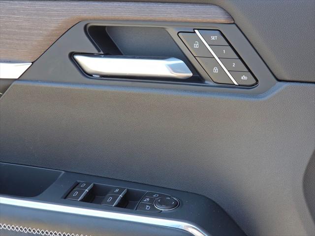 2026 GMC Acadia Denali FWD