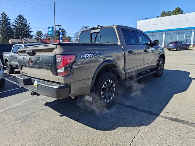 2024 Nissan TITAN Crew Cab PRO-4X 4x4