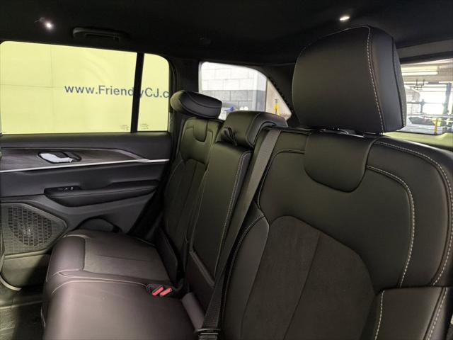 2026 Jeep Grand Cherokee Altitude 4x4