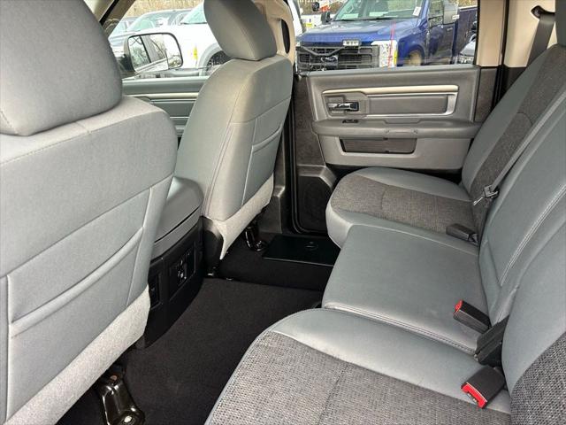 2018 Ram 1500 Big Horn Crew Cab 4x4 5'7" Box