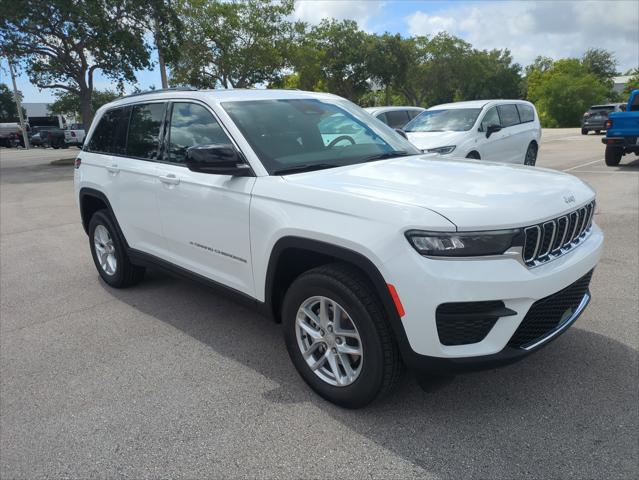 2026 Jeep Grand Cherokee Laredo 4x2