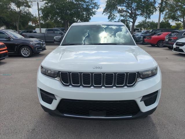 2026 Jeep Grand Cherokee Laredo 4x2