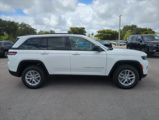 2026 Jeep Grand Cherokee Laredo 4x2