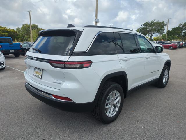 2026 Jeep Grand Cherokee Laredo 4x2