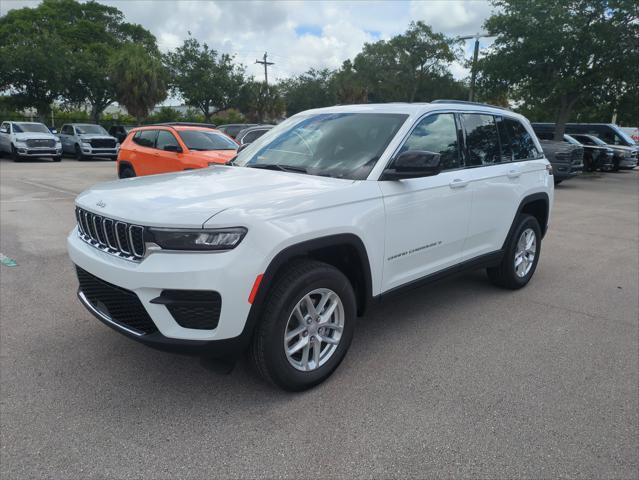 2026 Jeep Grand Cherokee Laredo 4x2
