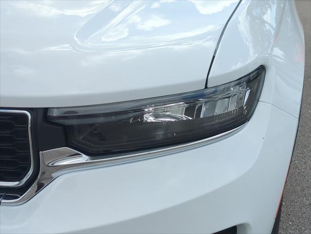 2026 Jeep Grand Cherokee Laredo 4x2