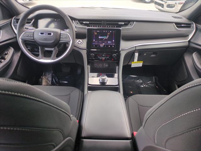 2026 Jeep Grand Cherokee Laredo 4x2