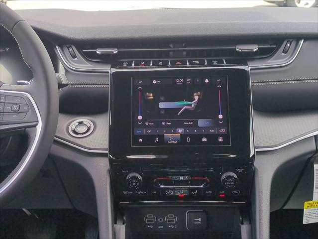 2026 Jeep Grand Cherokee Laredo 4x2