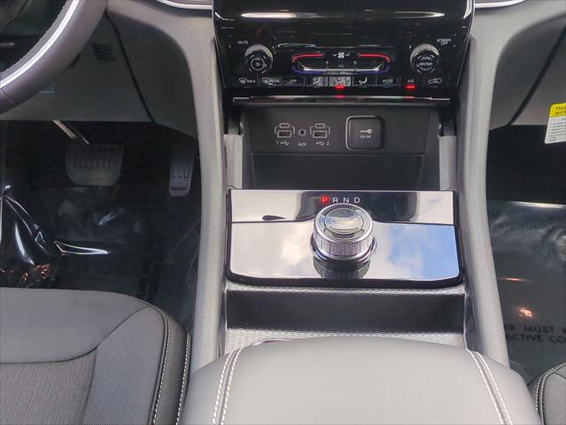 2026 Jeep Grand Cherokee Laredo 4x2