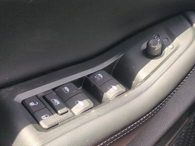 2026 Jeep Grand Cherokee Laredo 4x2