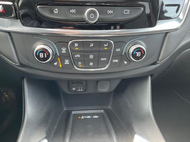 2023 Chevrolet Traverse AWD LT Leather