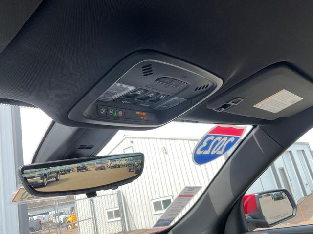 2023 Chevrolet Traverse AWD LT Leather