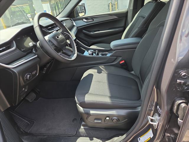 2026 Jeep Grand Cherokee Altitude 4x2