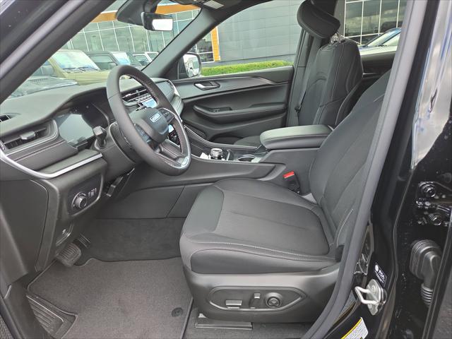 2026 Jeep Grand Cherokee Altitude 4x2