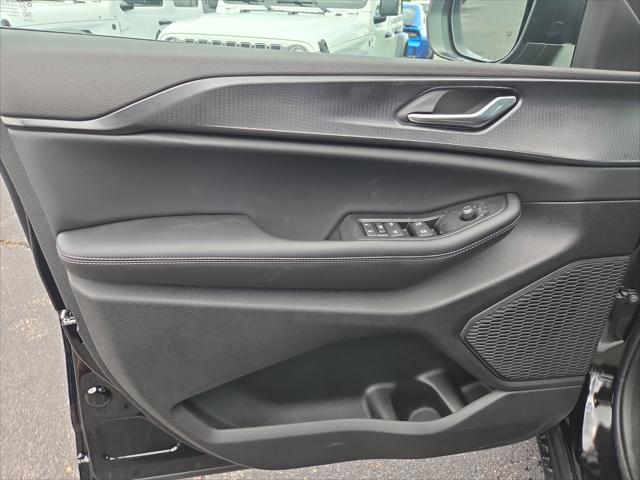2026 Jeep Grand Cherokee Altitude 4x2