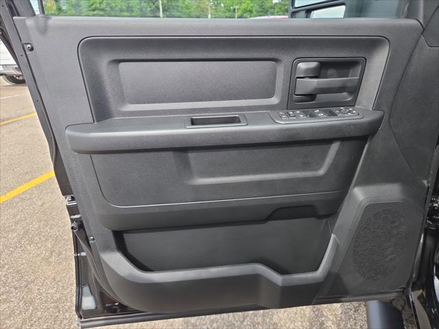 2026 Ram 2500 Black Express Crew Cab 4x4 6'4" Box