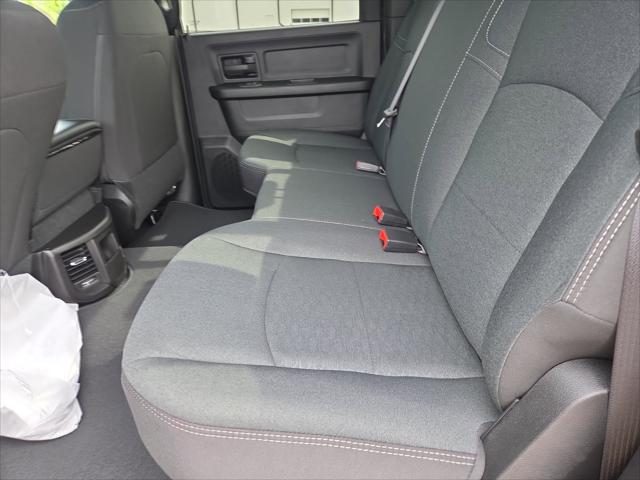 2026 Ram 2500 Black Express Crew Cab 4x4 6'4" Box