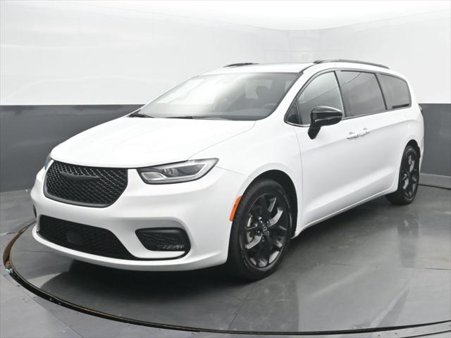 2025 Chrysler Pacifica Limited for sale in Kokomo, IN