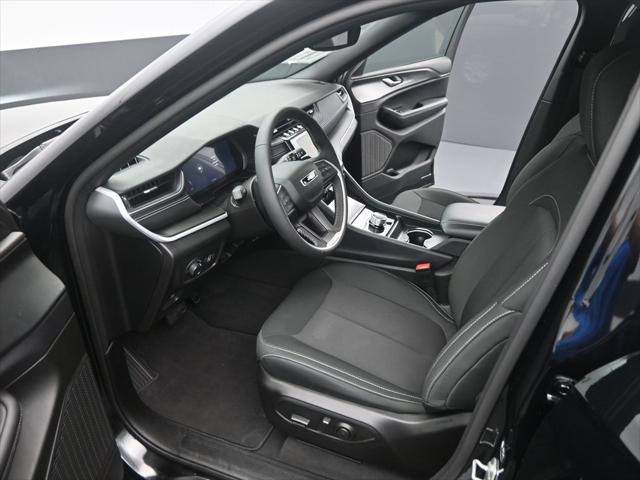 2024 Jeep Grand Cherokee Laredo 4x4