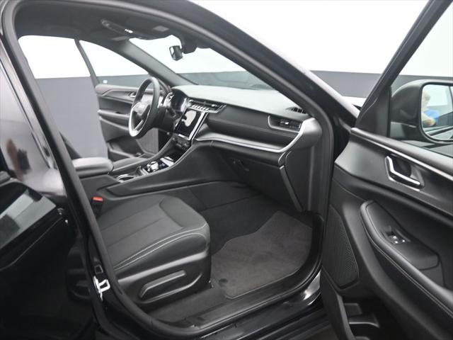 2024 Jeep Grand Cherokee Laredo 4x4