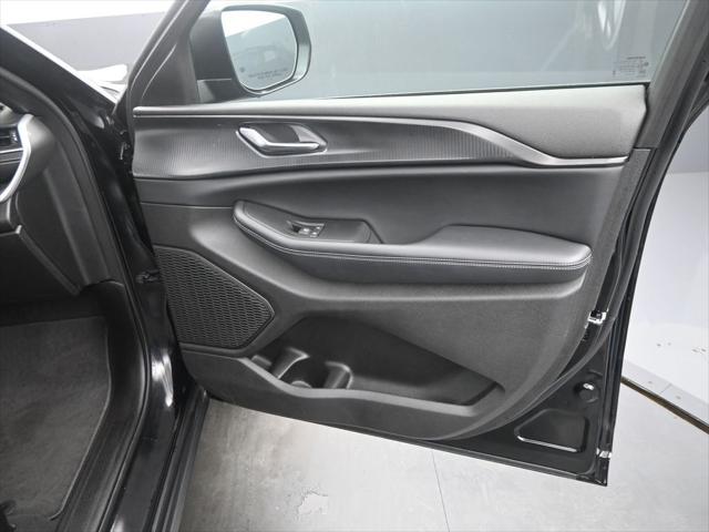 2024 Jeep Grand Cherokee Laredo 4x4