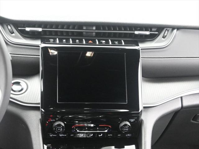 2024 Jeep Grand Cherokee Laredo 4x4